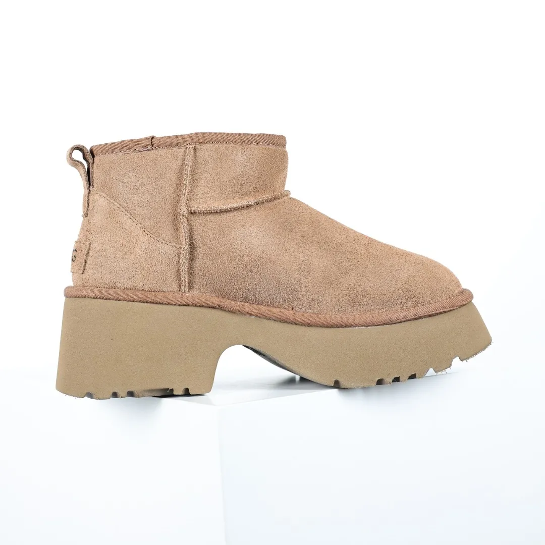 Pick up locally 💰600 Core recommended good price It is a very suitable choice for keeping warm in winter and at home. In the new year, uug has launched a series of styles, which are partial to the preferences of young consumers and have also moved to the forefront of fashion trends. Shoe body material Water-repellent coated suede upper 17mm UGGPURE™ implanted wool insole Lightweight non-slip comfortable rubber outsole With brand LOGO trademark Comes with a full set of packaging Size: 35 36 37 38 39 40